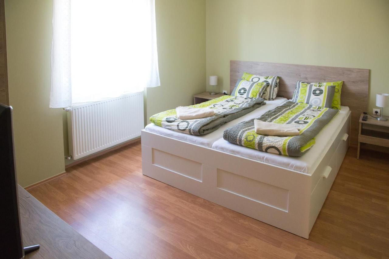 Levendula Apartmanhaz Хайдусобосло Экстерьер фото