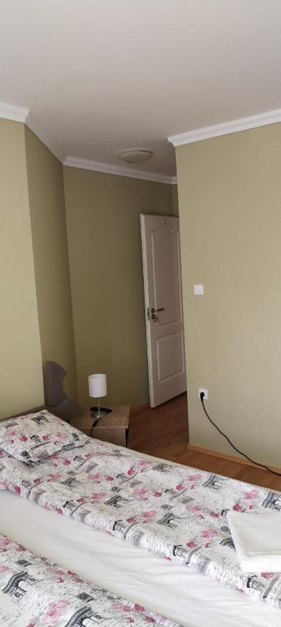 Levendula Apartmanhaz Хайдусобосло Экстерьер фото